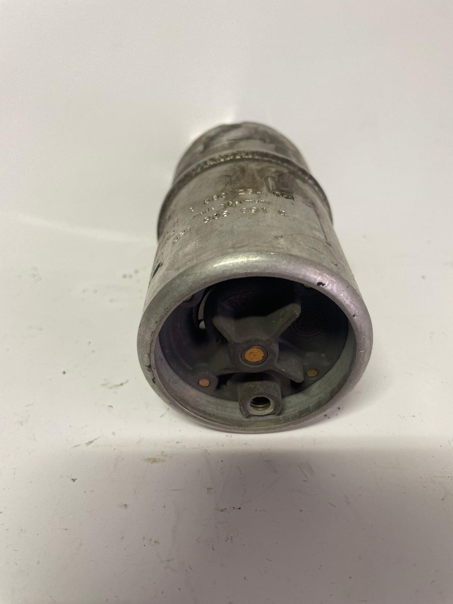 Pompe à essence 12V BOSCH 0580254957 et 0580254984 (audi Volkswagen )