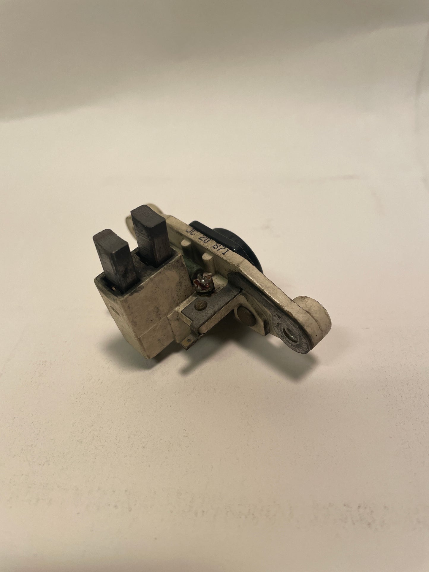 Régulateur pour alternateur BOSCH 1197311023