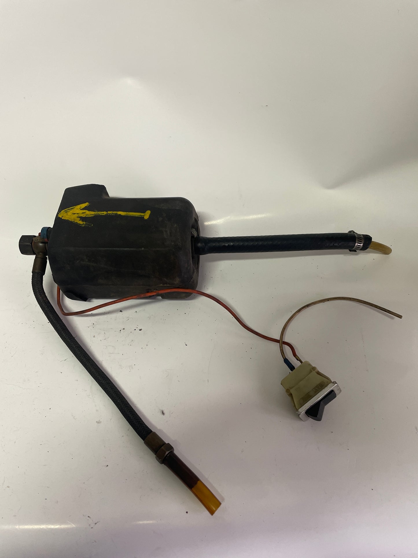 Pompe essence BOSCH 0580254957 avec accessoires