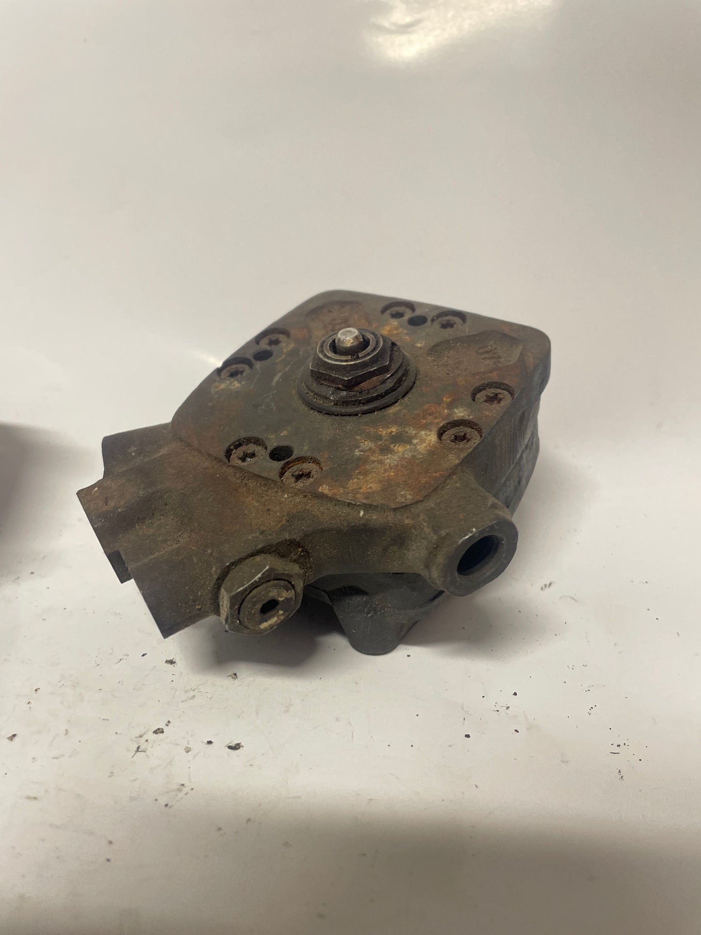 Distributeur BOSCH 0438100079 WV GOLF 1 (17) 1.6 GTI