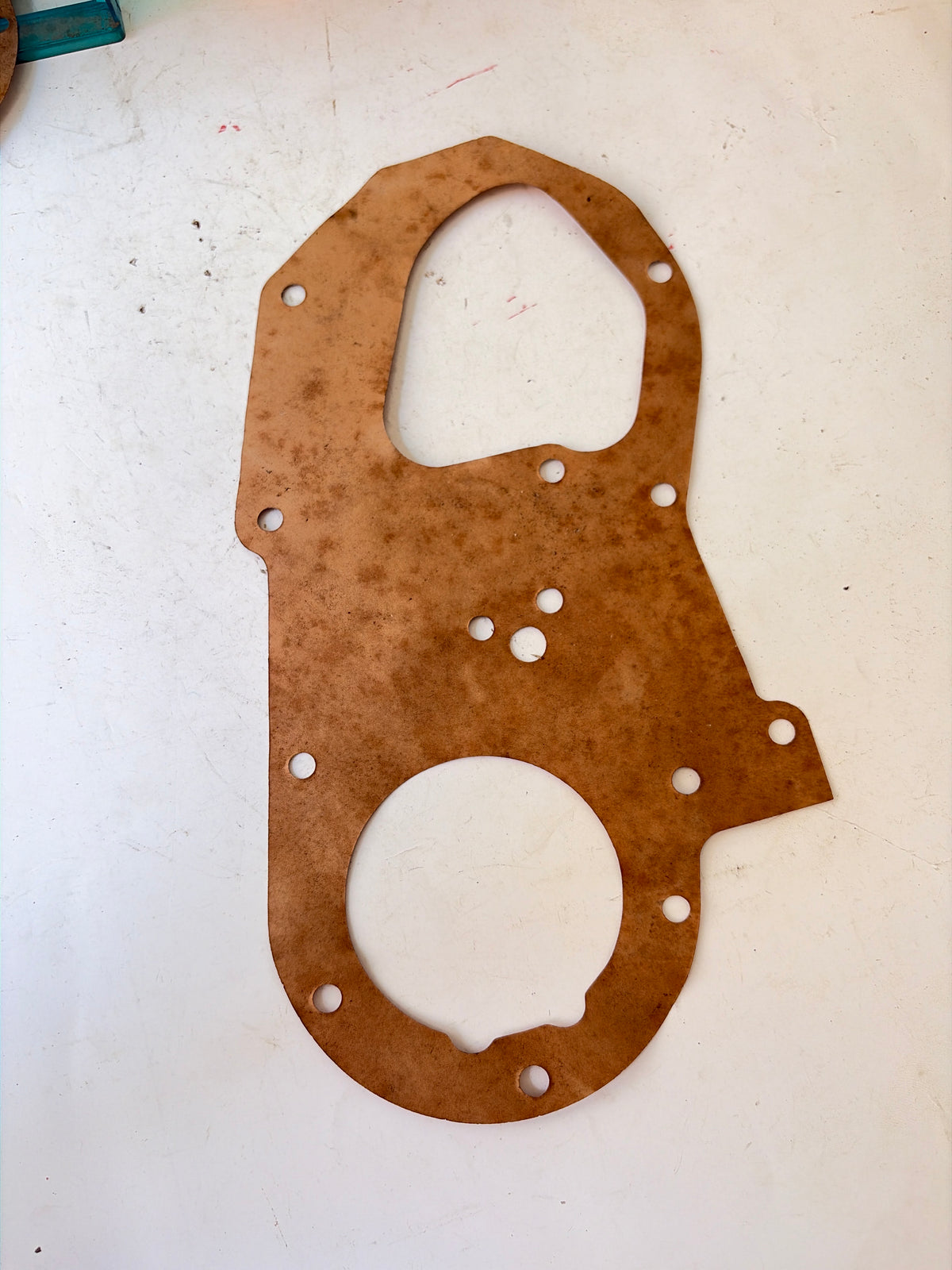 JOINT PAPIER ENTRE PLAQUE DE DISTRIBUTION ET BLOC MOTEUR (MOTEUR 845CM³)
