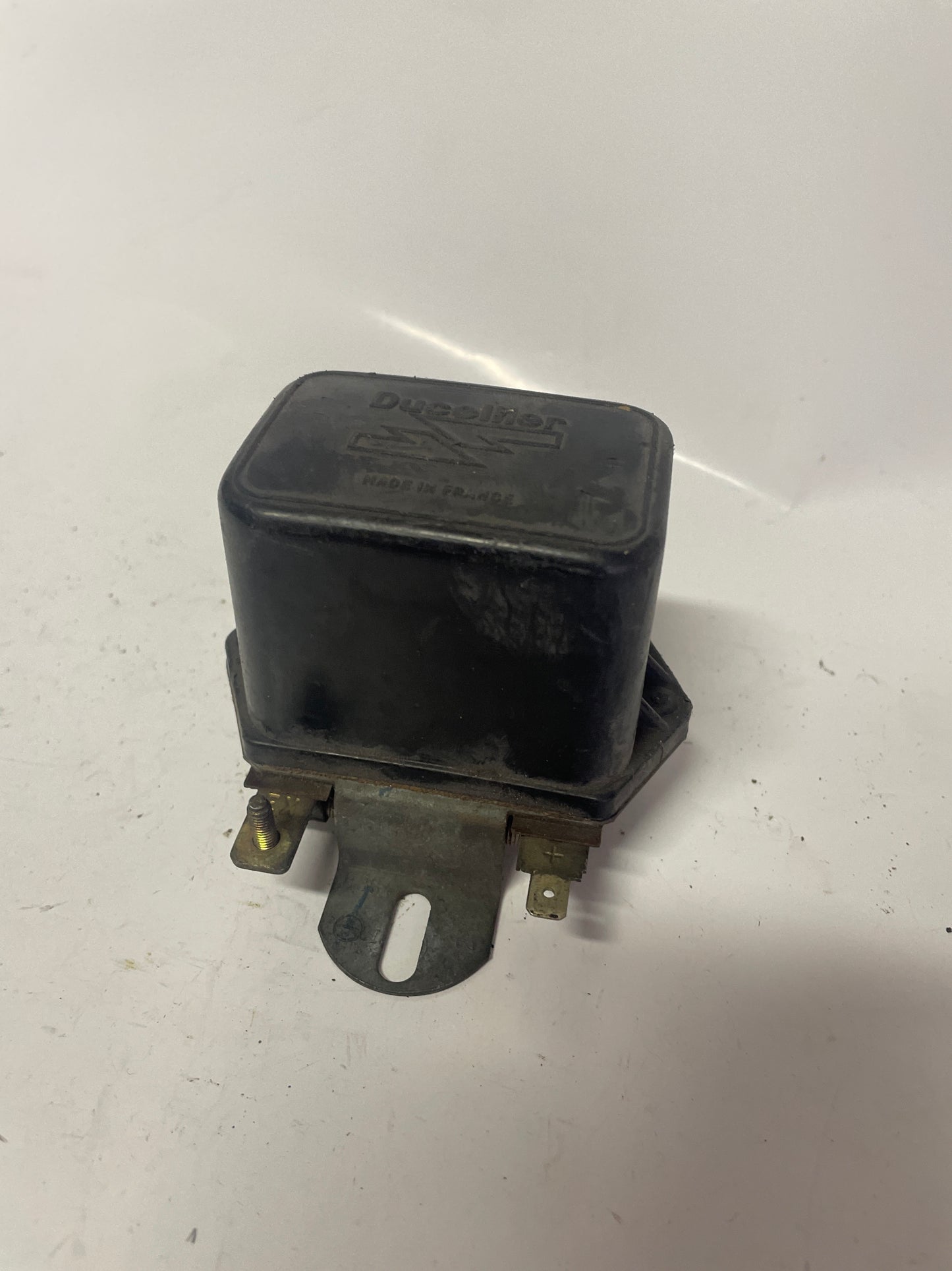 Regulateur ducellier 12v