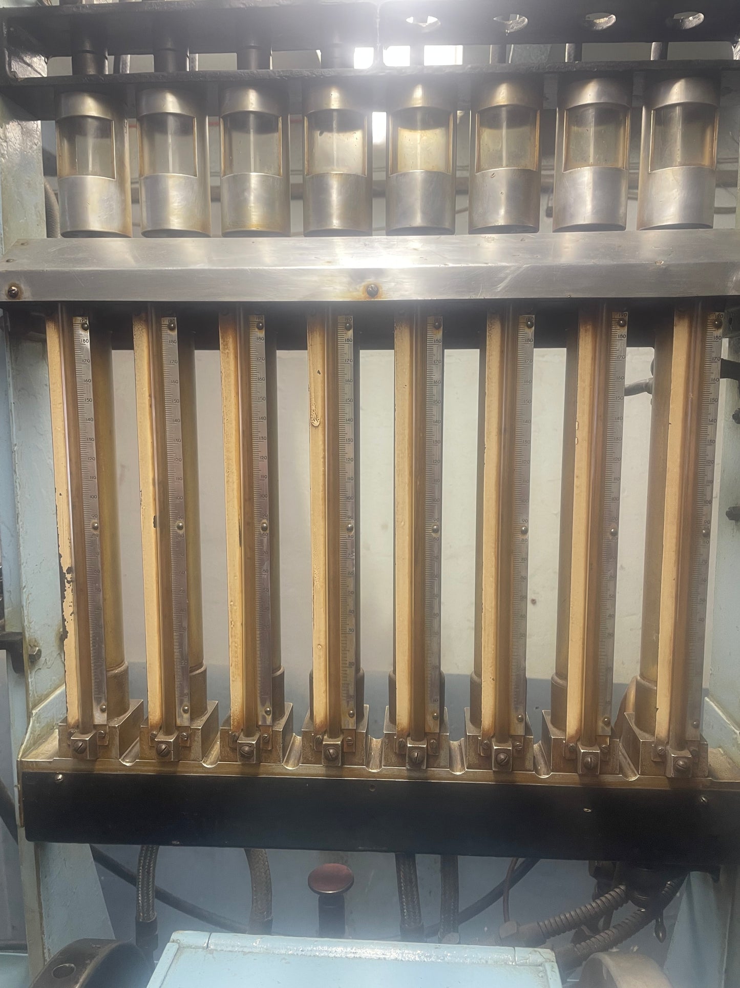 Banc d’essai pour pompe à injection jusqu’à 8 cylindres (ou 2 pompes de 4 cylindres)