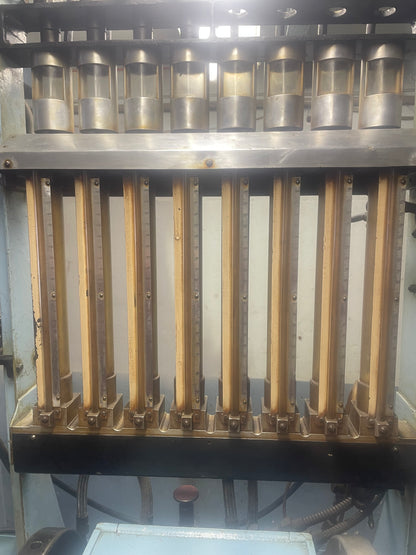 Banc d’essai pour pompe à injection jusqu’à 8 cylindres (ou 2 pompes de 4 cylindres)