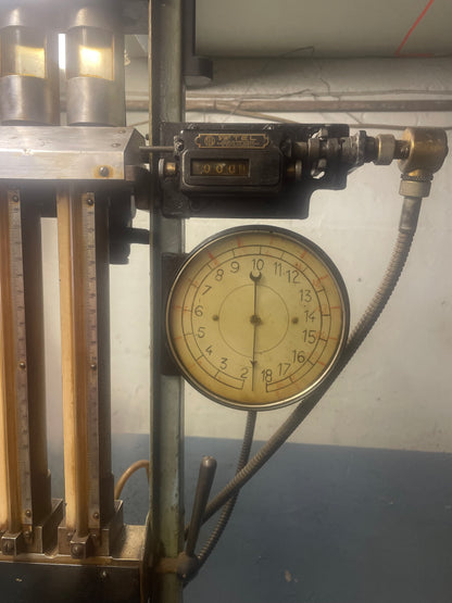 Banc d’essai pour pompe à injection jusqu’à 8 cylindres (ou 2 pompes de 4 cylindres)