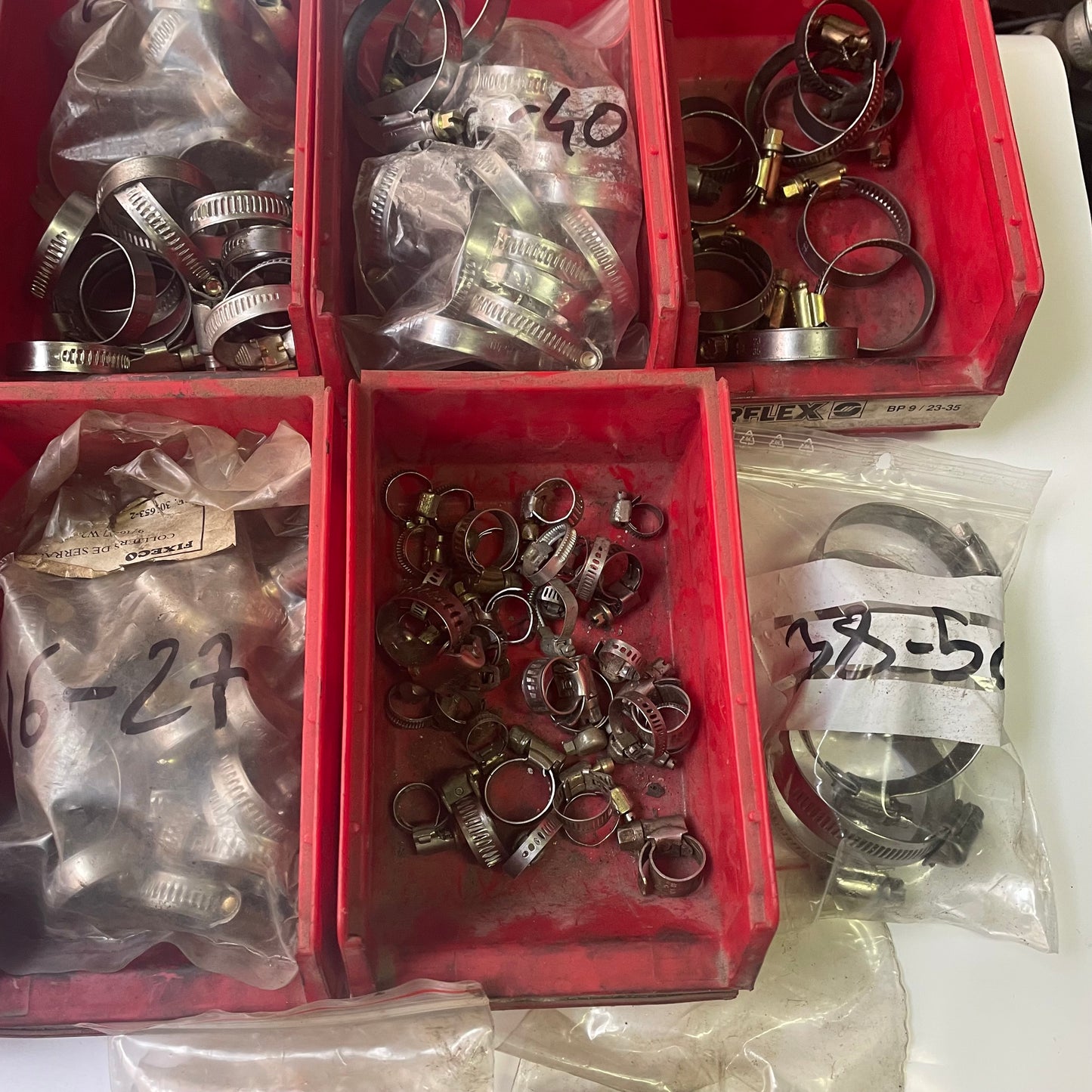 Lot de collier sert clips (Serflex) avec boite de rangement