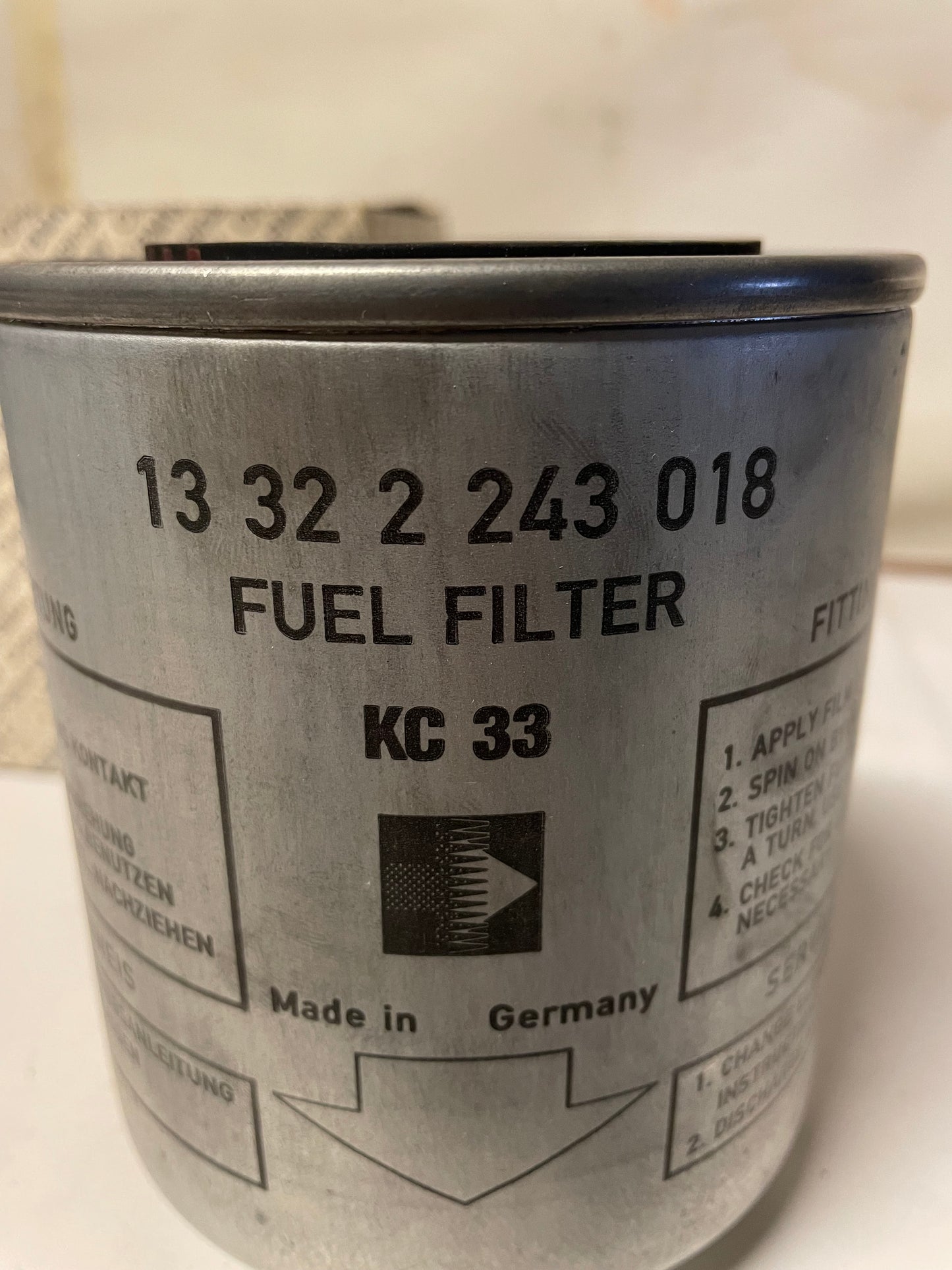 Filtre à carburant BMW 13 32 2 243 018