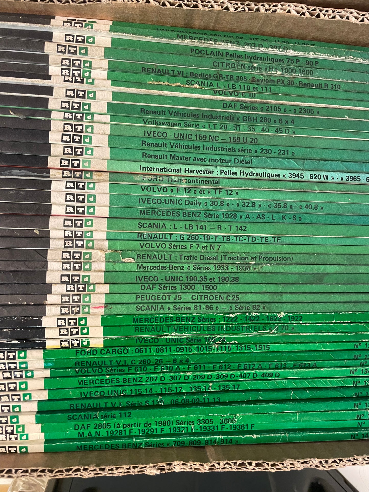 Lot de 120 revue technique DIESEL (29 à 149)