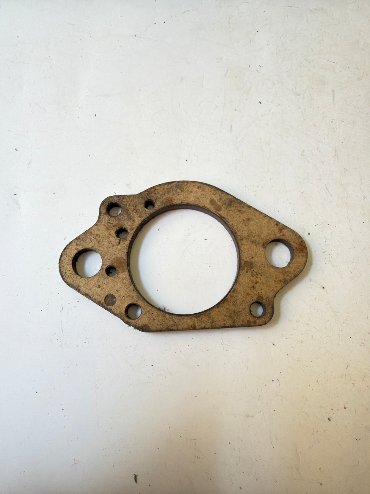 Cale d’embase carburateur