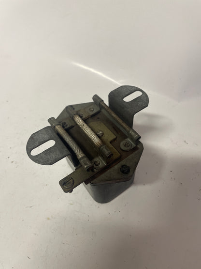 Regulateur ducellier 12v