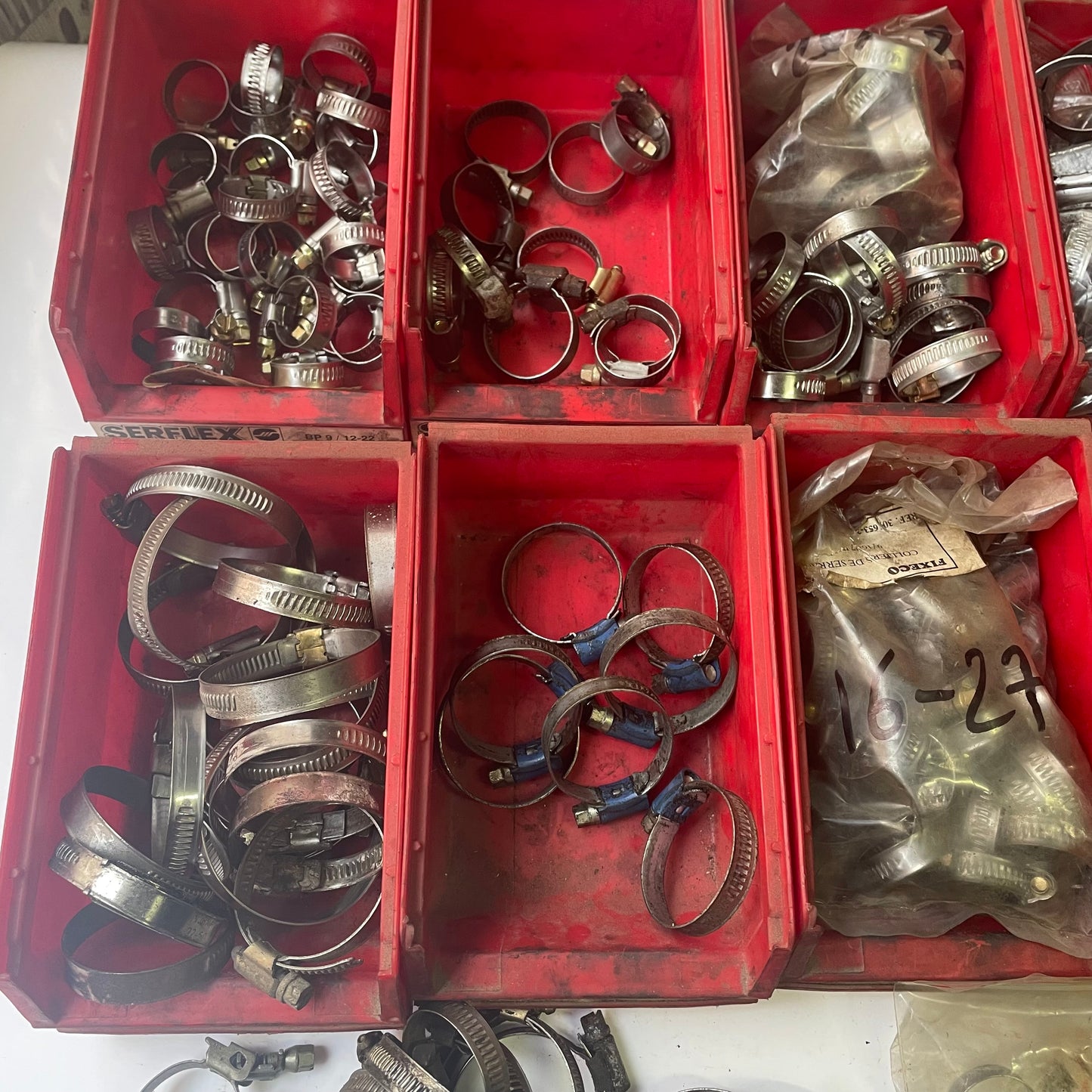 Lot de collier sert clips (Serflex) avec boite de rangement