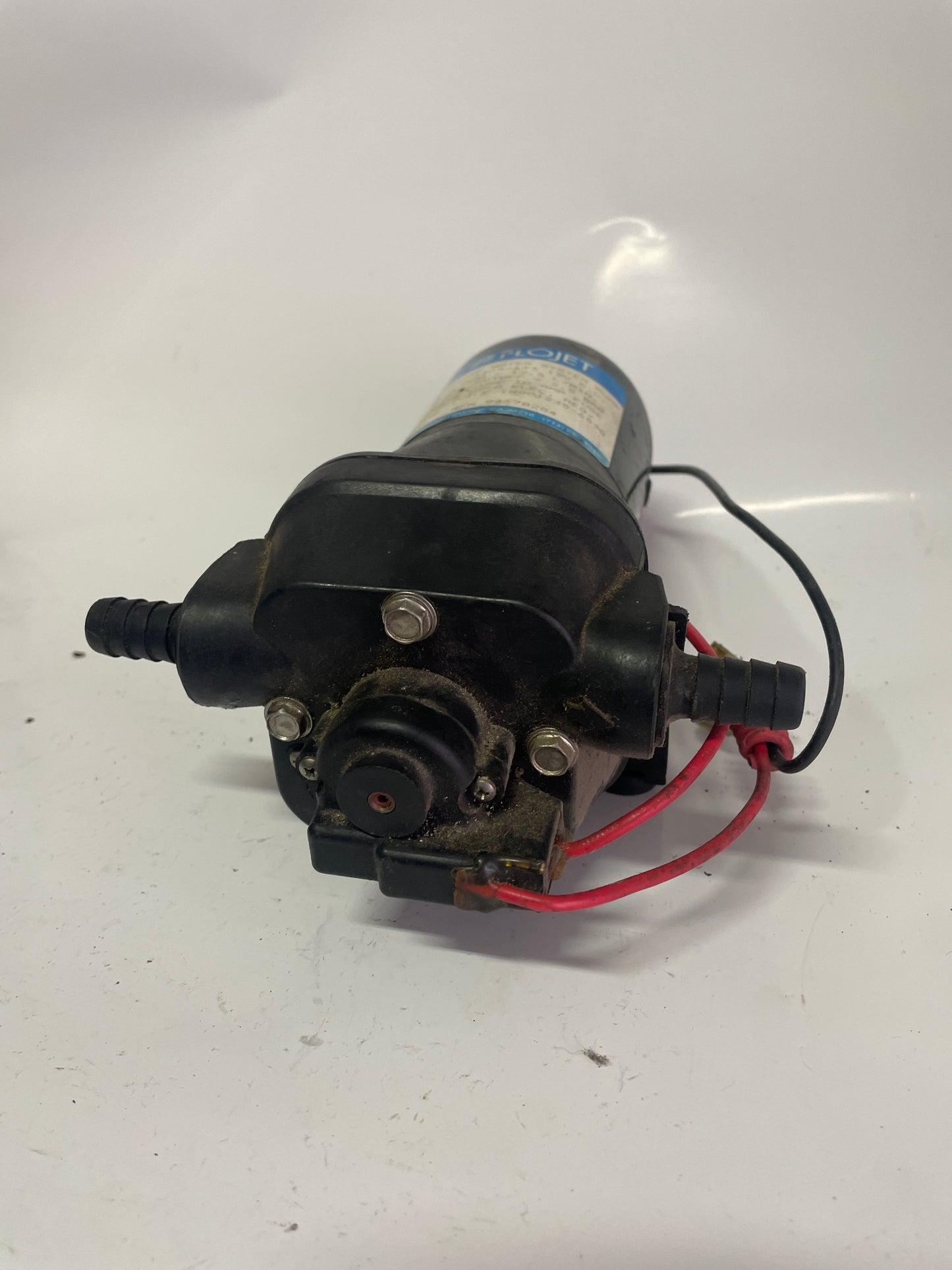 Pompe à eau 12v S/N 94478284