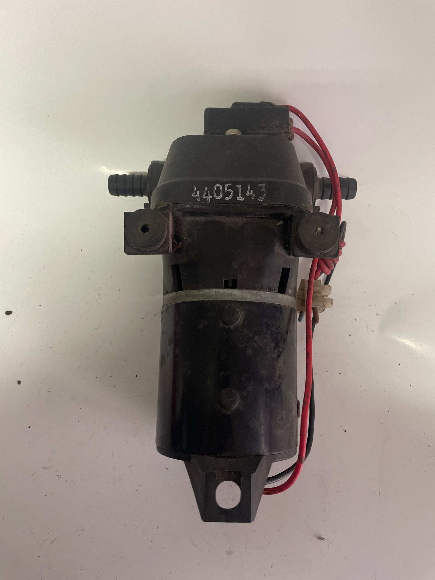 Pompe à eau 12v S/N 94478284